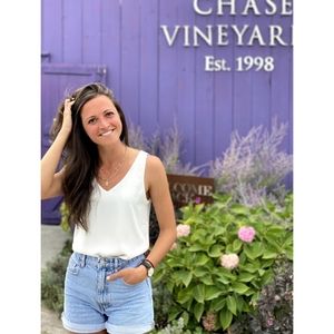 Meet your Posher, Daniela